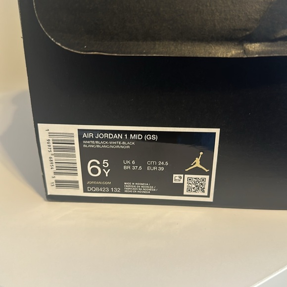 Nike Air Jordan 1 Mid (GS) White & Black- Size 6.5Y (8.5Y) - Picture 7 of 7
